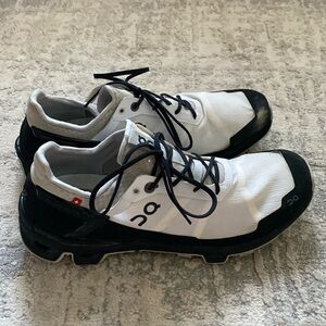 On Clouds Tennis shoes